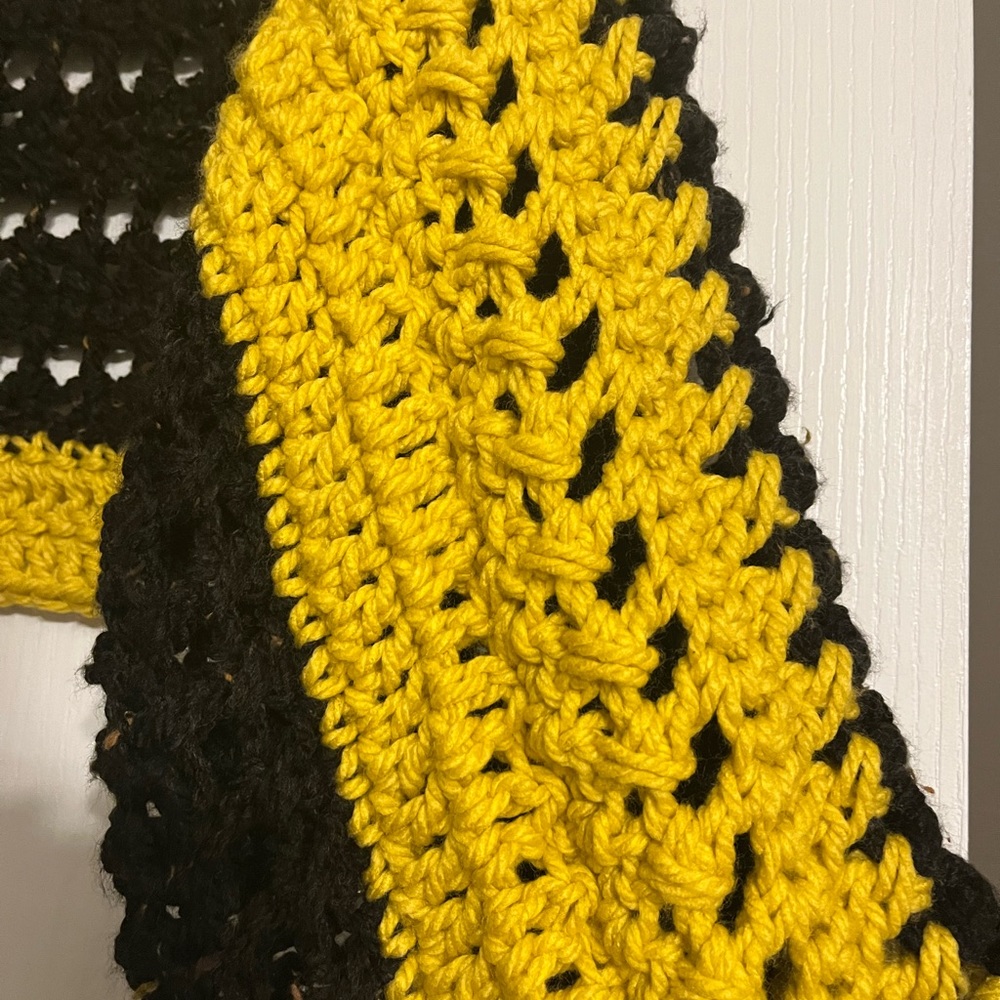 SOLD - Crocheted Cropped shrug Black & Yellow chunky Steelers Football - Picture 6 of 13